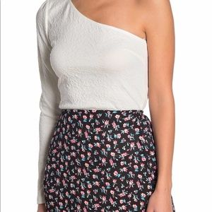 One shoulder White Top!